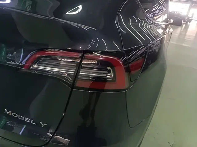 Tesla Model Y — Фото автомобиля 7