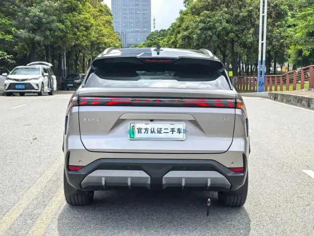 Geely Galaxy L7 — Фото автомобиля 15