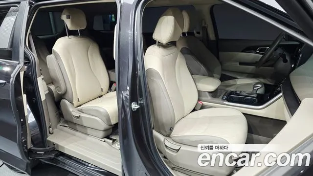 Kia Carnival Generation 4 — Фото автомобиля 12