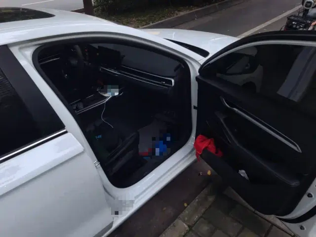 Geely Emgrand — Фото автомобиля 19