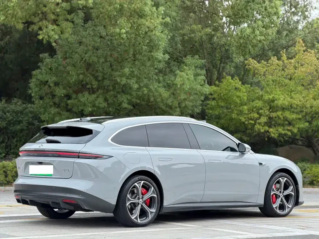 Nio ET5 Touring — Фото автомобиля 15