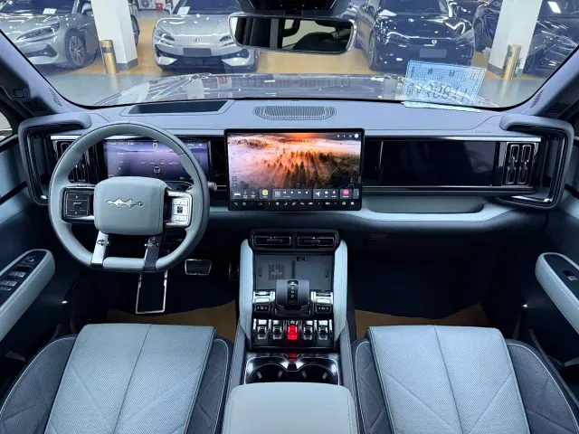 BYD FangChengBao Leopard 5 — Фото автомобиля 7