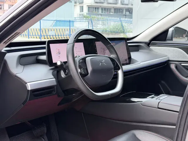 Xpeng P7 — Фото автомобиля 5