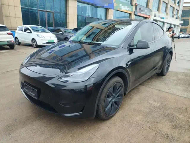 Фотография автомобиля — Tesla Model Y