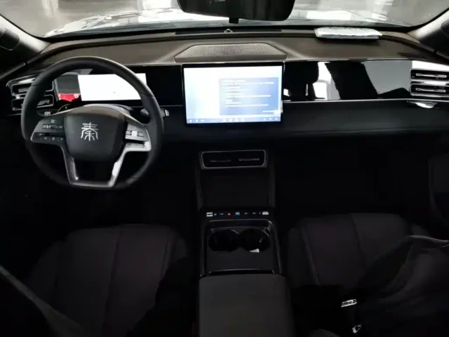 BYD Qin L — Фото автомобиля 9
