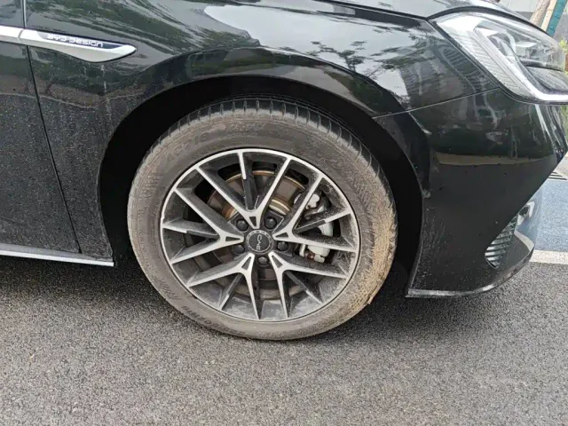 BYD Seal — Фото автомобиля 25