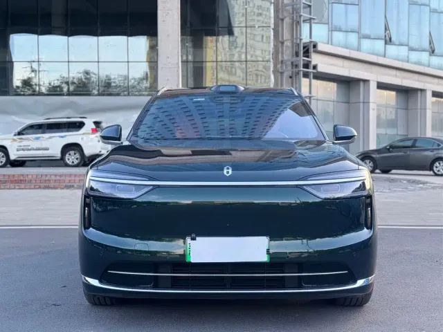 Aito M7 — Фото автомобиля 2