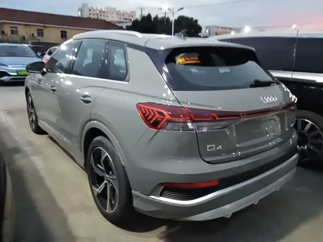 Audi Q4 e-tron — Фото автомобиля 4
