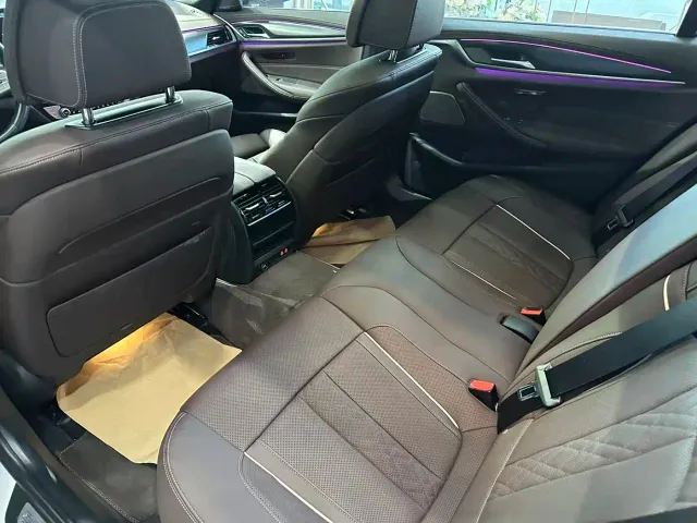 BMW 5 Series — Фото автомобиля 10