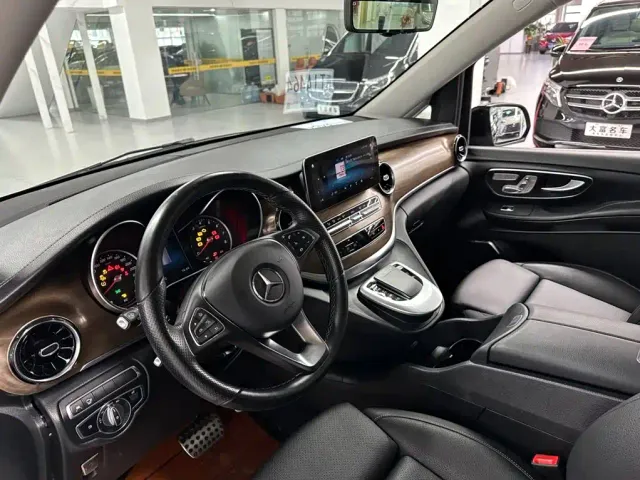 Mercedes-Benz V-Class — Фото автомобиля 4