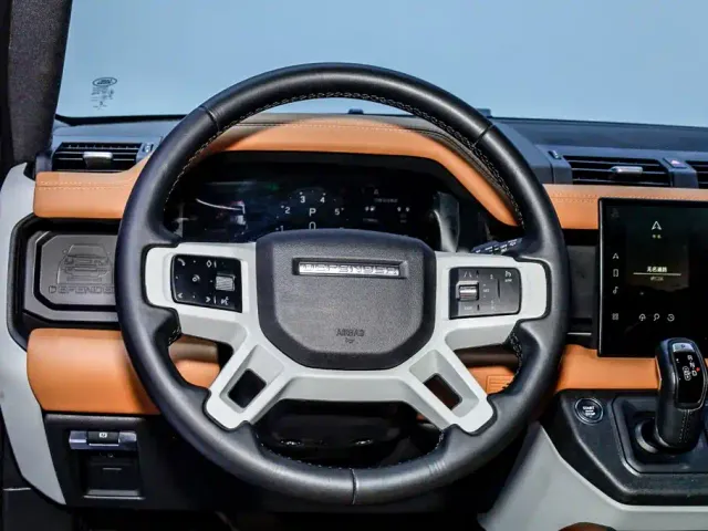 Land Rover Defender — Фото автомобиля 24