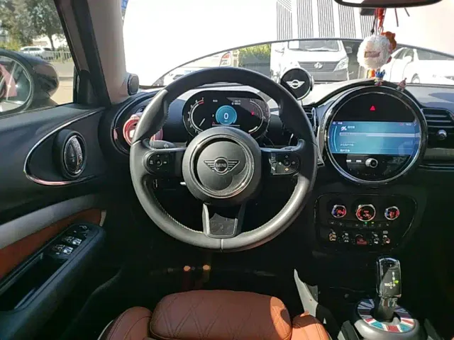 MINI Clubman — Фото автомобиля 10