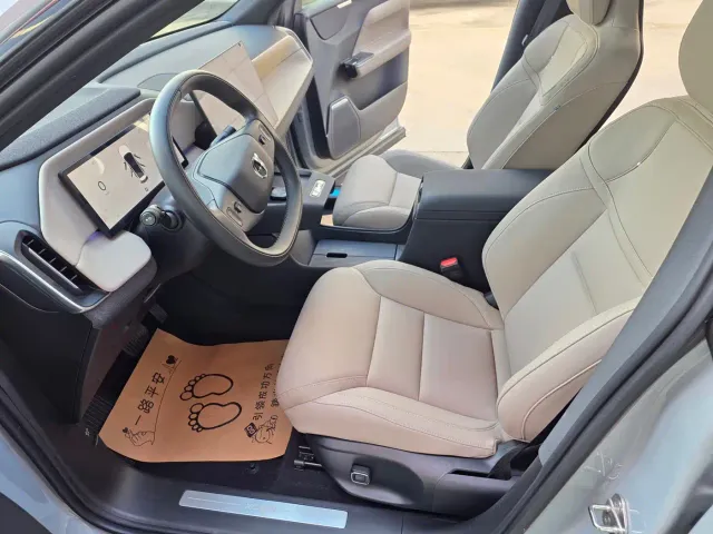 Volvo XC70 Plug-in Hybrid — Фото автомобиля 7