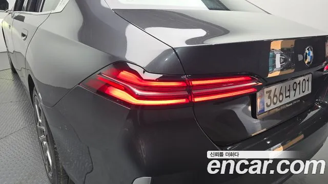 BMW 5-Series — Фото автомобиля 20