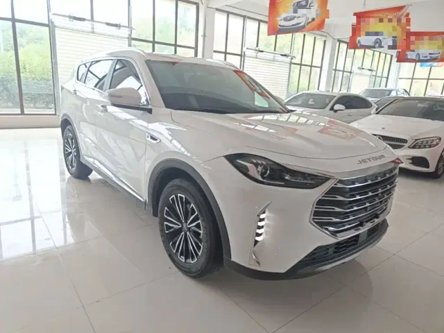 Jetour X70 Plus — Фото автомобиля 3