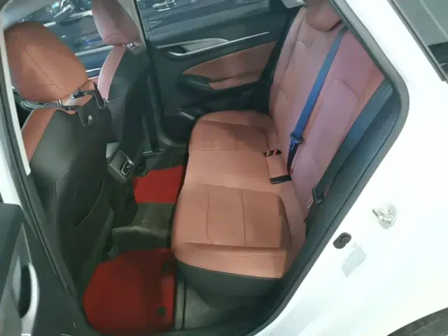 Changan Eado — Фото автомобиля 16