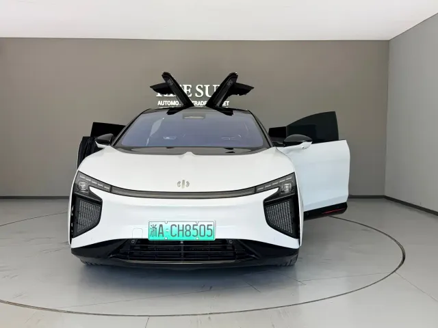 HiPhi X — Фото автомобиля 6