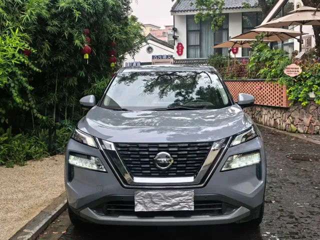 Nissan X-Trail — Фото автомобиля 2