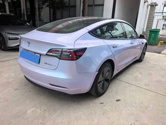 Tesla Model 3 — Фото автомобиля 15