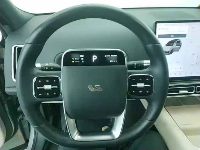 Li Auto L8 — Фото автомобиля 10