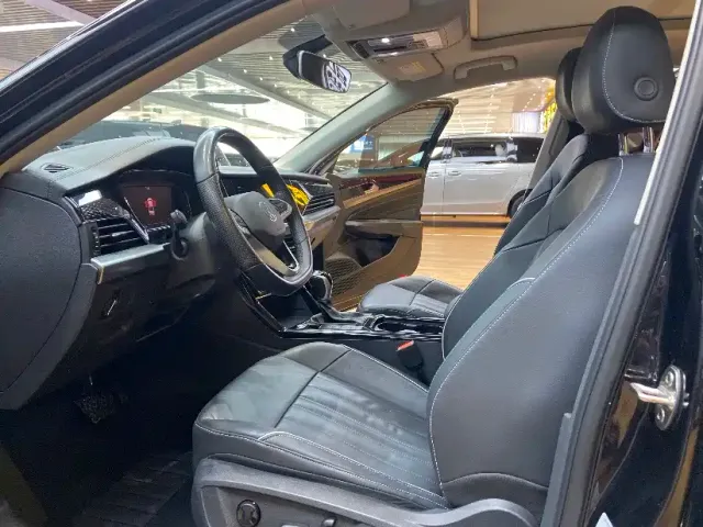 Volkswagen Passat — Фото автомобиля 4