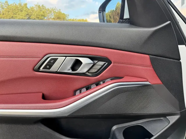 BMW 3 Series — Фото автомобиля 4