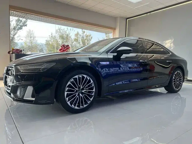Фотография автомобиля — Audi A7L