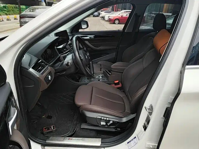BMW X1 — Фото автомобиля 14