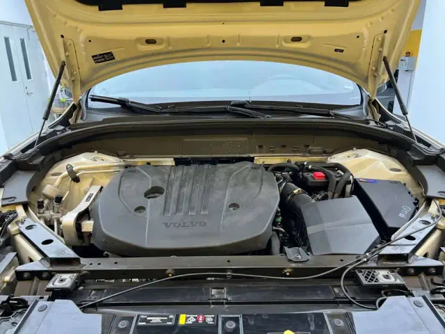 Volvo XC60 — Фото автомобиля 10