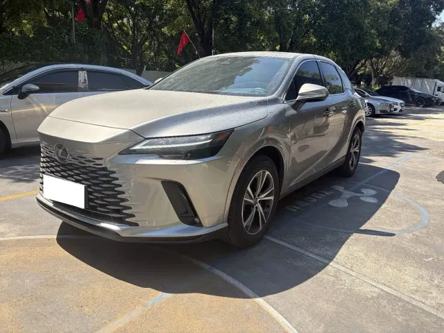 Фотография автомобиля — Lexus RX