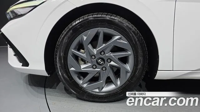Hyundai Avante — Фото автомобиля 5