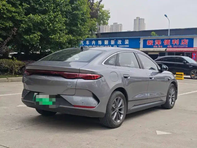 BYD Qin L — Фото автомобиля 16