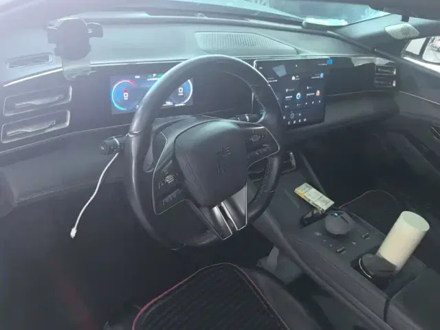 BYD Qin L — Фото автомобиля 12