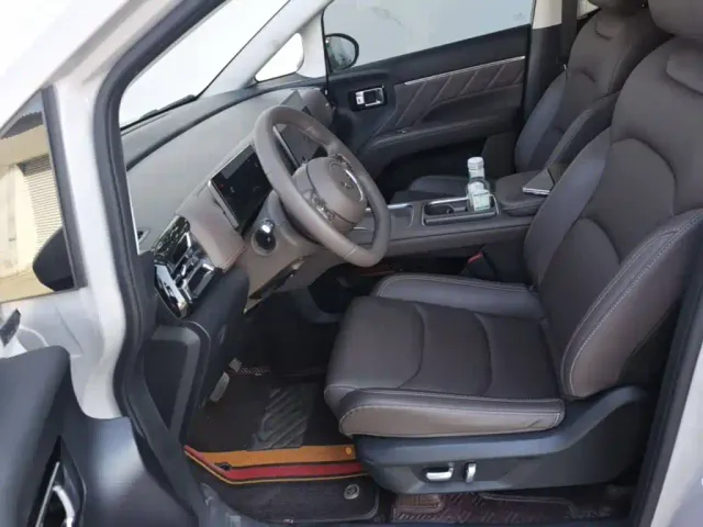 Wuling Starlight 730 — Фото автомобиля 14