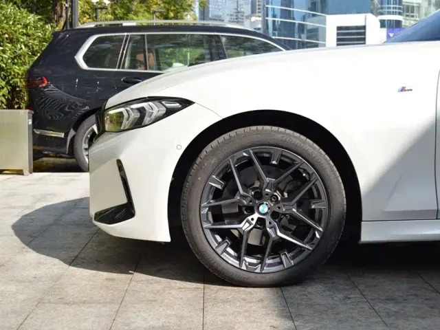 BMW 3 Series — Фото автомобиля 5