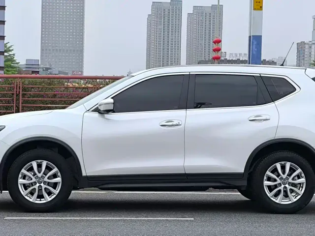 Nissan X-Trail — Фото автомобиля 8