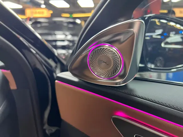 Mercedes-Benz E-Class — Фото автомобиля 13