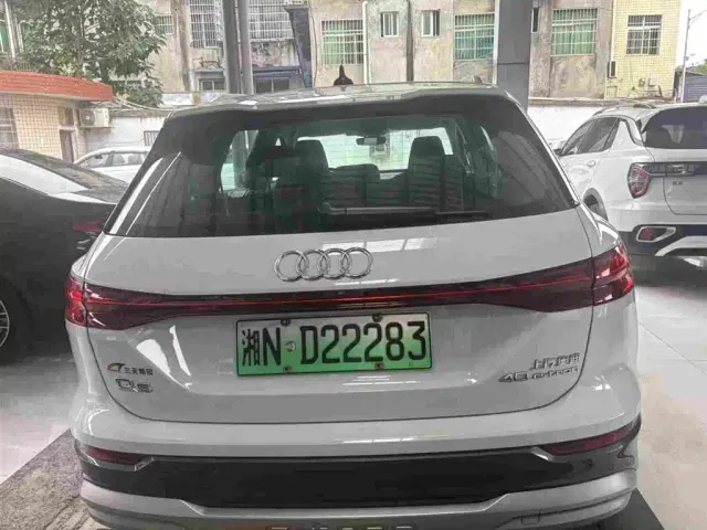 Audi Q5 e-tron — Фото автомобиля 2