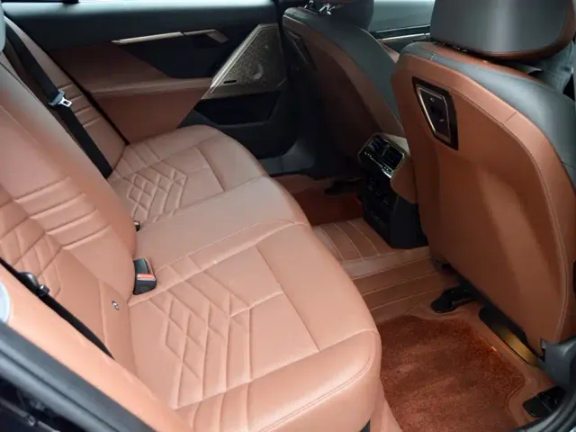 BMW 5 Series — Фото автомобиля 13