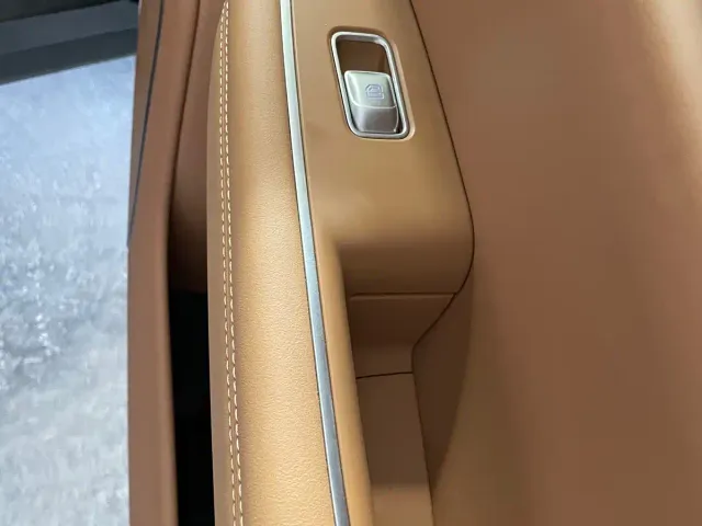 Li Auto ONE — Фото автомобиля 22