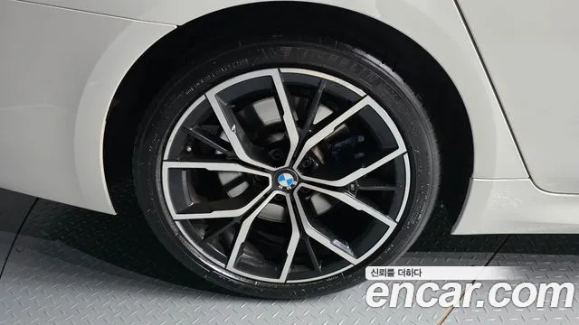 BMW 5 Series G30 — Фото автомобиля 5