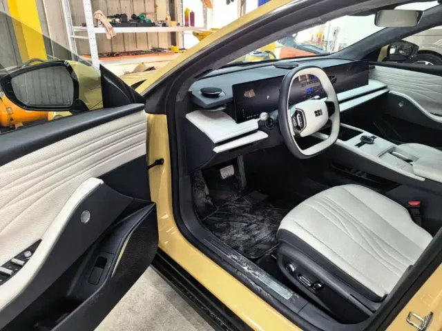 Geely Galaxy E8 — Фото автомобиля 15
