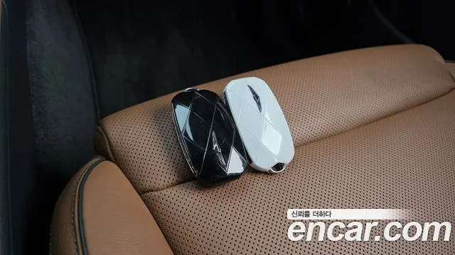 Genesis GV70 — Фото автомобиля 19