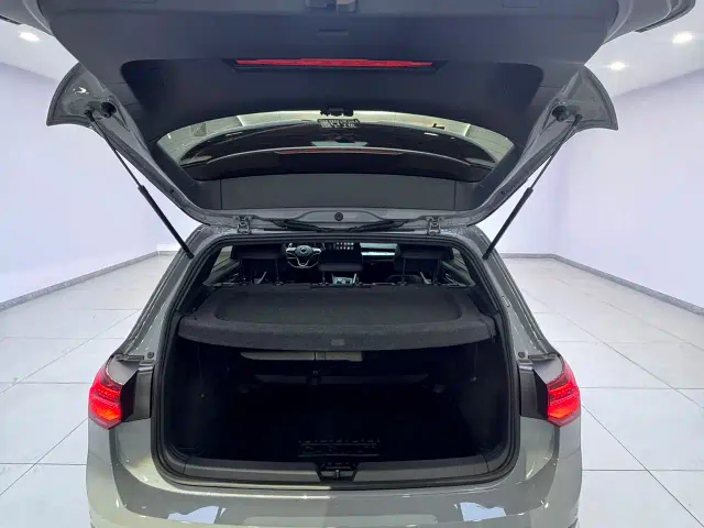 Volkswagen Golf — Фото автомобиля 8
