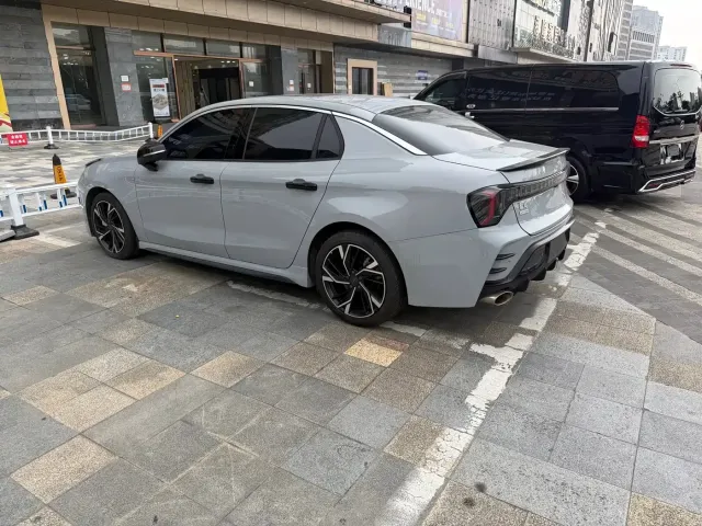Lynk & Co 03 — Фото автомобиля 15