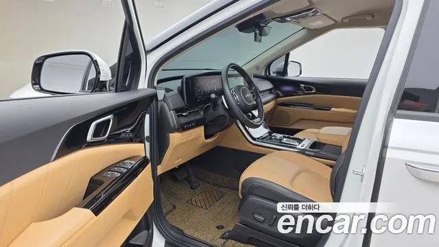 Kia Carnival Generation 4 — Фото автомобиля 10