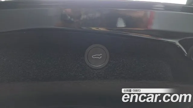 Tesla Model 3 — Фото автомобиля 28