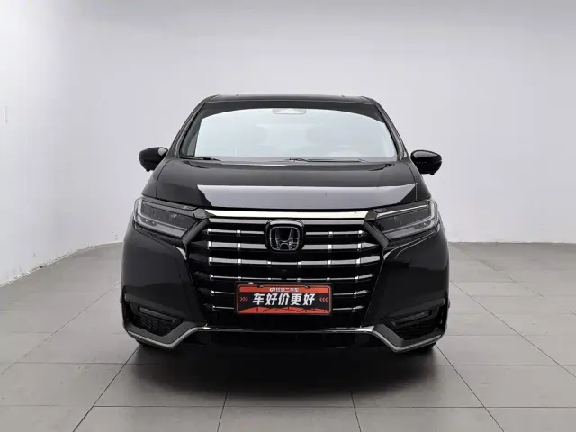 Honda Elysion — Фото автомобиля 3