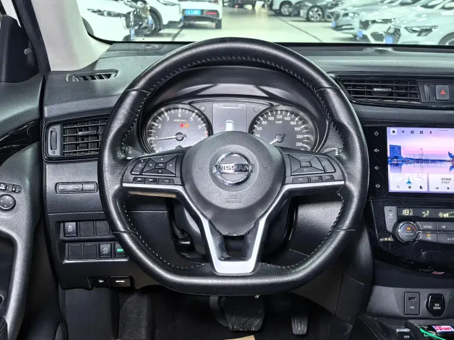 Nissan X-Trail — Фото автомобиля 12