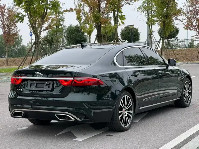 Jaguar XFL — Фото автомобиля 9